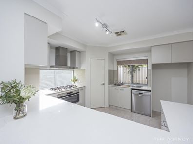 6 Pelican Place, Heathridge WA 6027