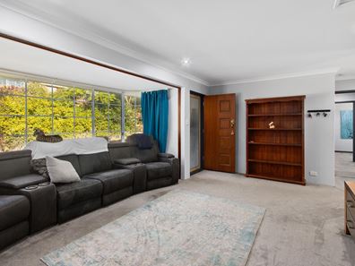 17 Carrick Road, Mount Richon WA 6112