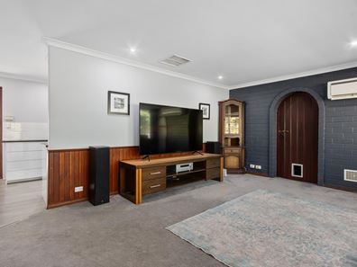 17 Carrick Road, Mount Richon WA 6112