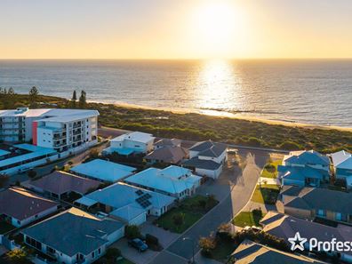 17 Stellaria Avenue, Halls Head WA 6210