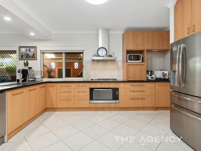 18 Waterview Parade, Southern River WA 6110