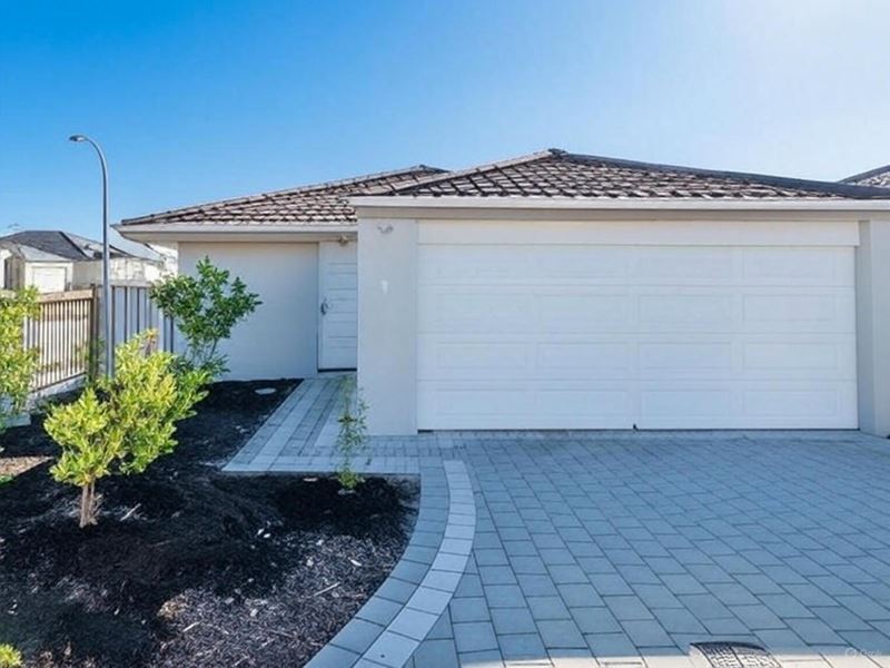 1/2 Positano Crescent, Yangebup WA 6164