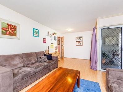4/2 Elmslie St, Orelia WA 6167