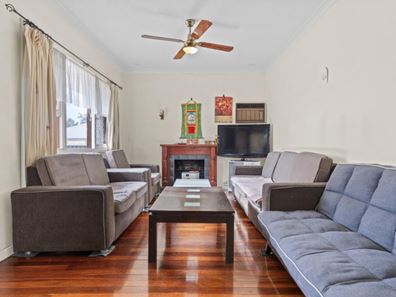 8 Andrews Road, Wilson WA 6107