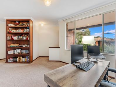 15 Waterlily Drive, Stratton WA 6056