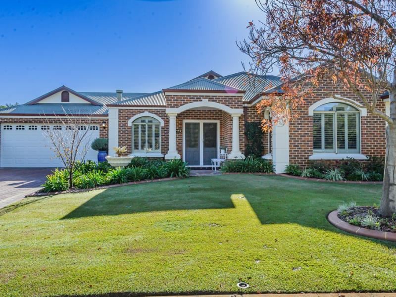 12 Chatsworth Gate, Canning Vale WA 6155