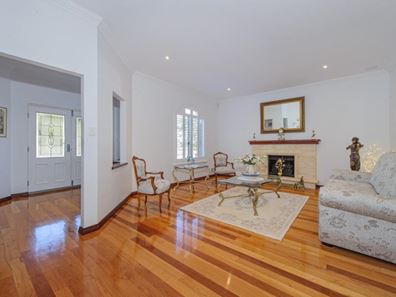12 Chatsworth Gate, Canning Vale WA 6155