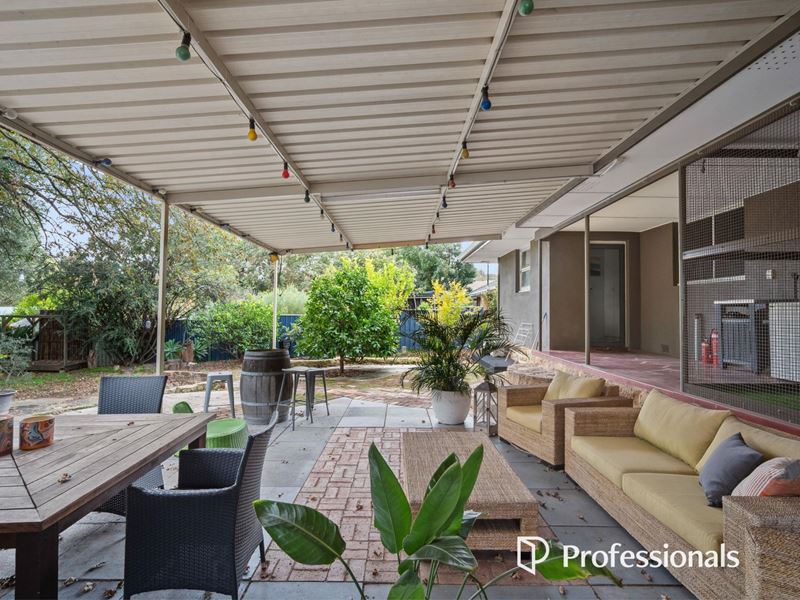 10 Gloucester Road, Kalamunda WA 6076