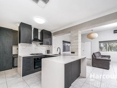 10 Whitehouse Drive, Koondoola WA 6064