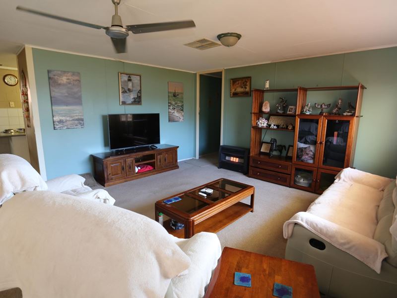 8 Hakea Street, Kambalda West