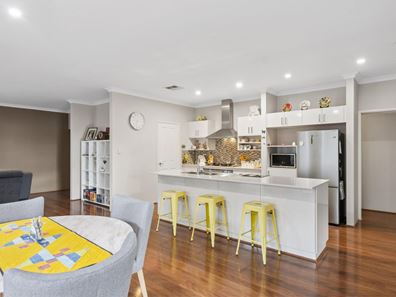 4B Freeland Way, Eden Hill WA 6054