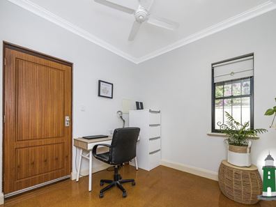 16 Warren Street, Beaconsfield WA 6162