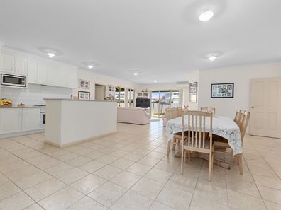 9 RODRIGUES CRESCENT, Ledge Point WA 6043