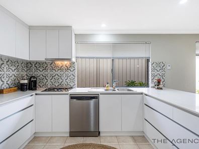 14 Fairburn Crescent, Baldivis WA 6171