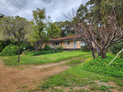 10 Heslop Road, Lesmurdie WA 6076
