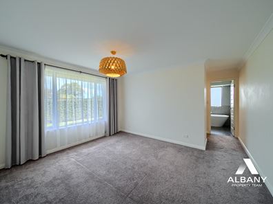 2 Stoddart Corner, Mckail WA 6330