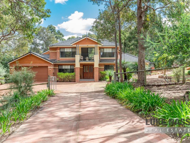 4 Sophia Grove, Roleystone WA 6111
