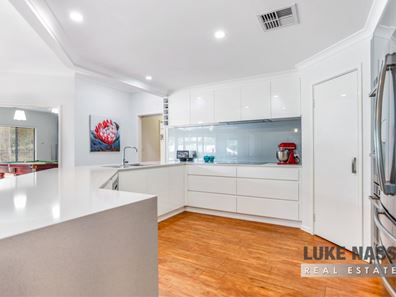 4 Sophia Grove, Roleystone WA 6111