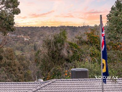 20 Blackwood Dr, Mount Nasura WA 6112