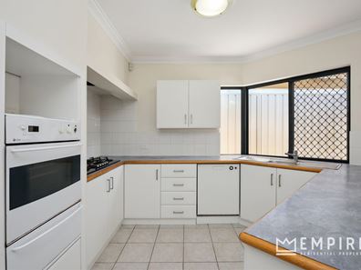 13B Sumich Gardens, Coogee WA 6166