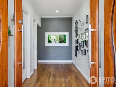 10 Meridian Street, Success WA 6164