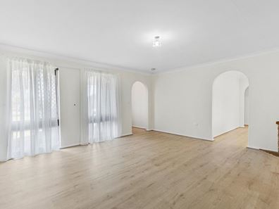 18 Exhibition Way, Cooloongup WA 6168
