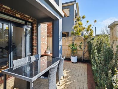 9/9 Healy Road, Hamilton Hill WA 6163