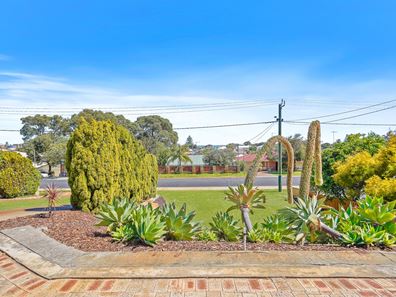 7 Perseus Road, Silver Sands WA 6210