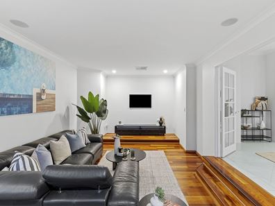 122 Newborough Street, Karrinyup WA 6018