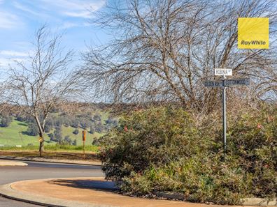 9 Robinia Way, Kangaroo Gully WA 6255