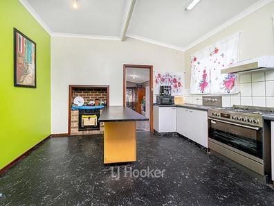 166 Forrest Street, Collie WA 6225