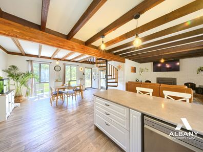 816 Hazzard Road, Millbrook WA 6330