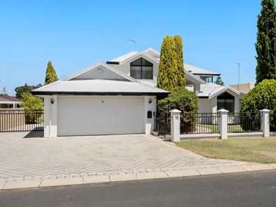 16 Amity Cove, Halls Head WA 6210
