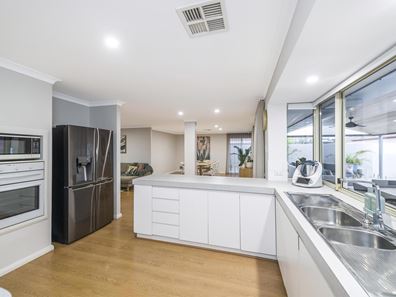 15 Eugene Court, Morley WA 6062