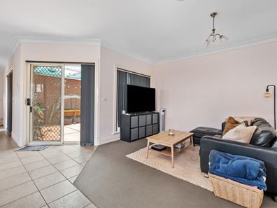 8a Kunanalling Avenue, Hannans WA 6430
