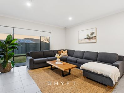 11 Wildwood Mews, Carramar WA 6031