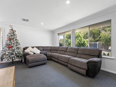 39 Currie Street, Warnbro WA 6169