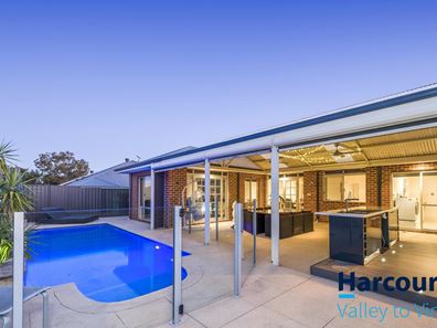 4 Nouveau Turn, Aveley WA 6069