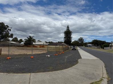 16 Lowe Street, Carey Park WA 6230