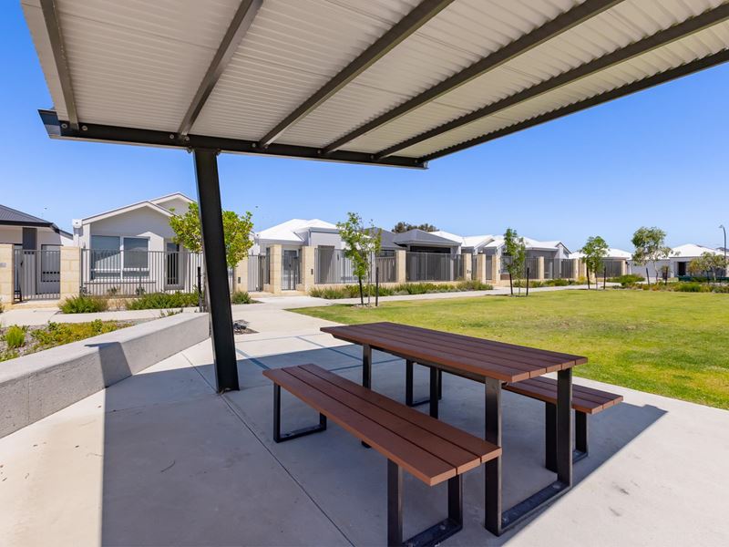 16 Glamour Way, Mandogalup WA 6167
