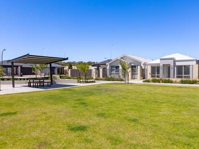 16 Glamour Way, Mandogalup WA 6167