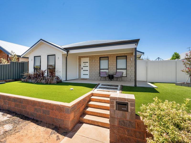 60 Aslett Drive, Karlkurla