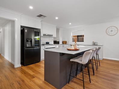 60 Aslett Drive, Karlkurla WA 6430