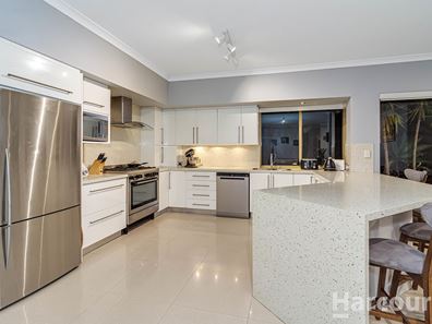 11 Highcliffe Rise, Currambine WA 6028