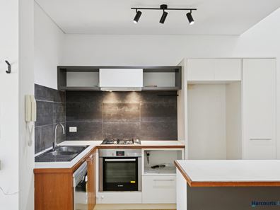 16C Princess Road, Crawley WA 6009