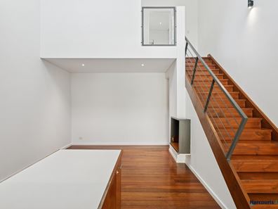 16C Princess Road, Crawley WA 6009
