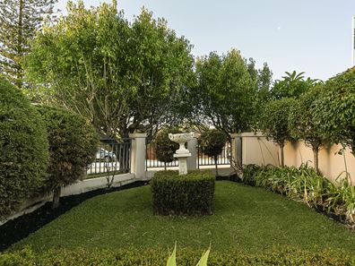 18 Swan Road, Attadale WA 6156
