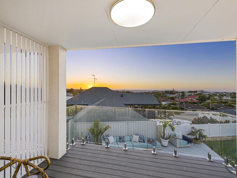 138 Mclarty Road, Halls Head WA 6210