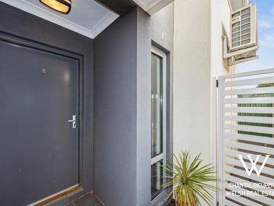 6/10 Pearl Road, Cloverdale WA 6105