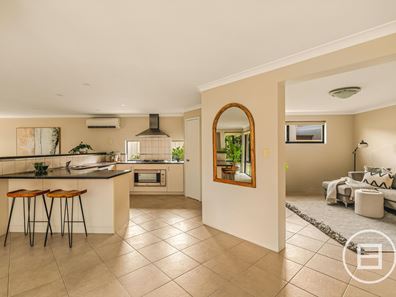 34 Aquaviva Circle, Viveash WA 6056